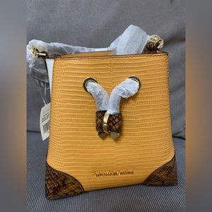 NWT Michael Kors Mercer Gallery Embossed color block crossbody ✨ brand new!